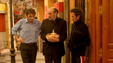 Aquí no hay quien viva - Temporada 5 - Capítulo 10: Érase un funeral con sorpresa