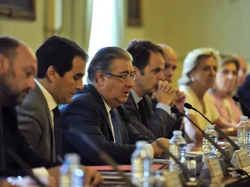 El ministro del Interior, Juan Ignacio Zoido junto al secretario de Estado de Seguridad, José Antonio Nieto y el secretario de Estado para las Administraciones Territoriales, Roberto Bermúdez de Castro, durante la reunión con los delegados del Gobierno El ministro del Interior, Juan Ignacio Zoido junto al secretario de Estado de Seguridad, José Antonio Nieto y el secretario de Estado para las Administraciones Territoriales, Roberto Bermúdez de Castro, durante la reunión con los delegados del Gobierno