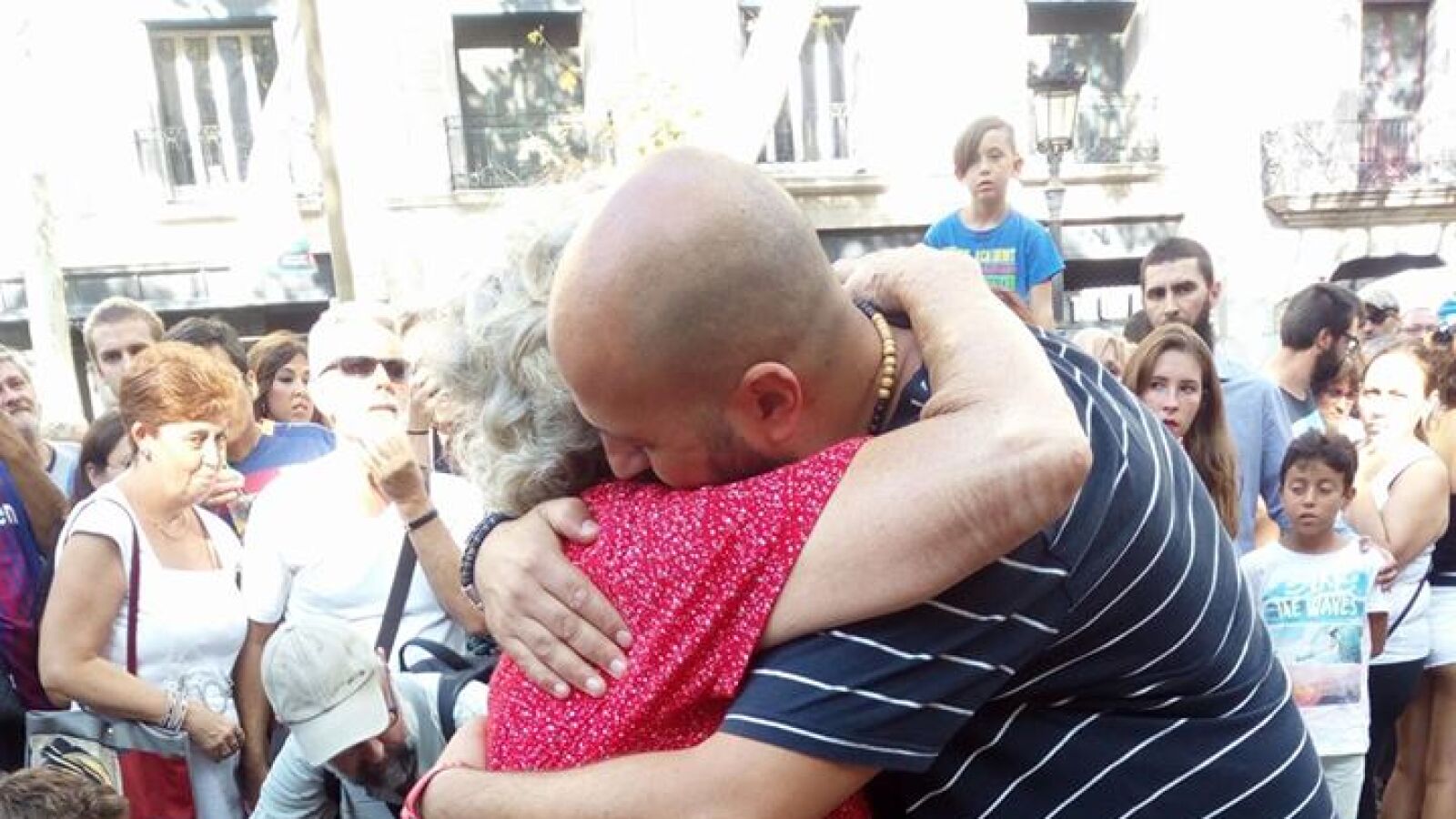 Los siete gestos solidarios con los que los españoles plantaron cara al terror tras los atentados