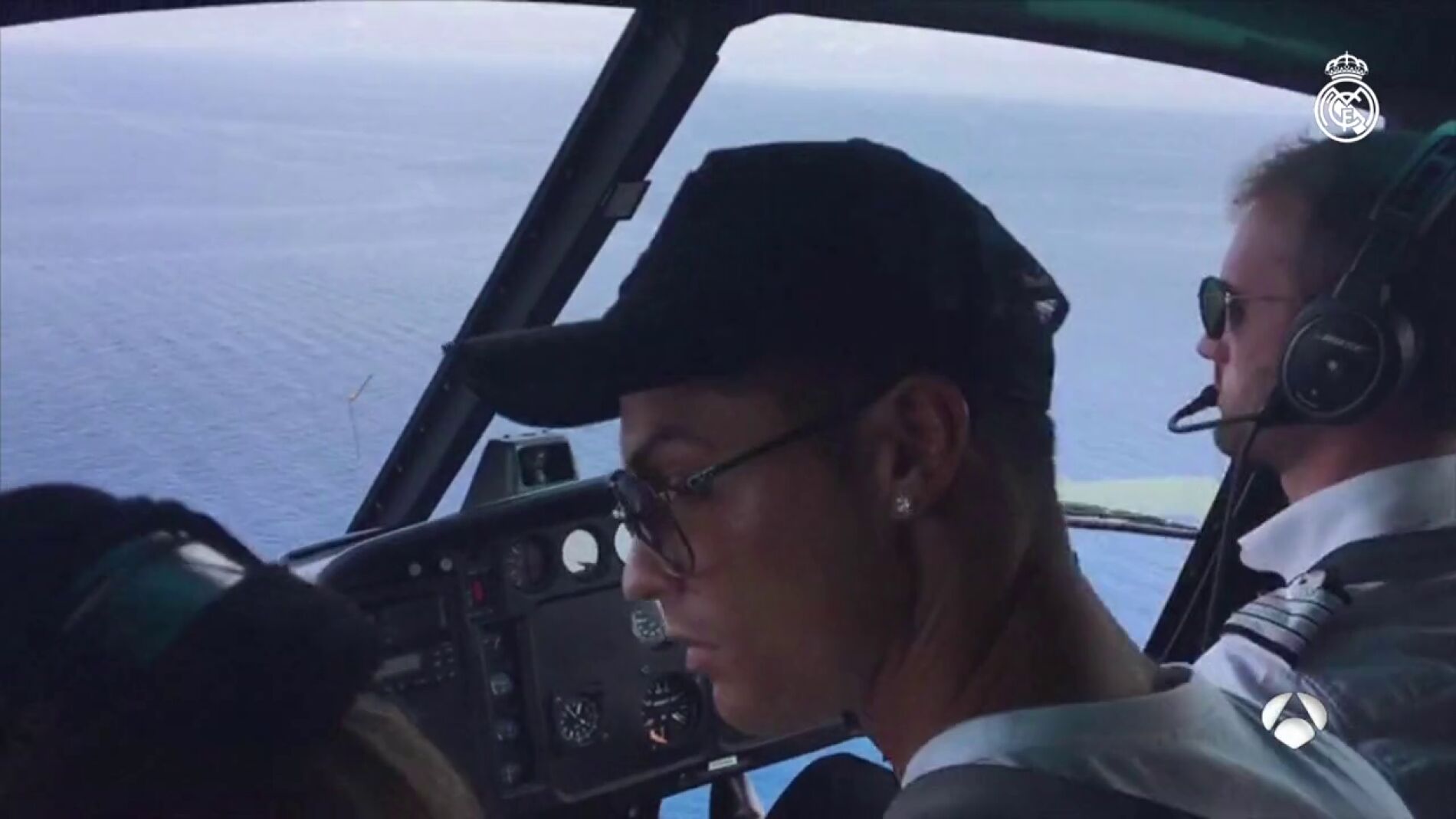 Cristiano Ronaldo del helic&oacute;ptero a las bromas con Buffon: as&iacute; vivi&oacute; la gala el jugador