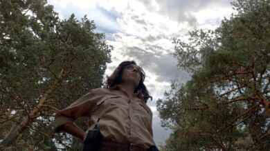 Cuando el bosque queda envuelto en un silencio sobrecogedor, algo extraño está pasando