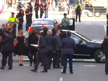 Llegada del Rey Felipe VI a la manifestación contra el terrorismo en Barcelona Llegada del Rey Felipe VI a la manifestación contra el terrorismo en Barcelona