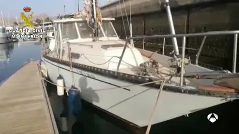 Seis detenidos por trasladar a Canarias media tonelada de cocaína en velero Seis detenidos por trasladar a Canarias media tonelada de cocaína en velero