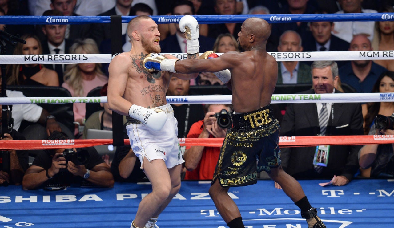 Mayweather gana a McGregor por nocáut técnico en 10 asalto y sigue invicto Mayweather gana a McGregor por nocáut técnico en 10 asalto y sigue invicto