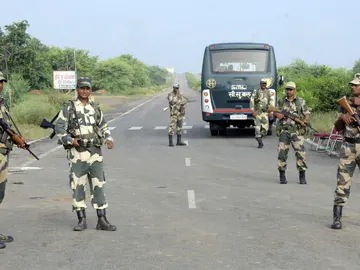 Miembros de las fuerzas de seguridad de la India Miembros de las fuerzas de seguridad de la India