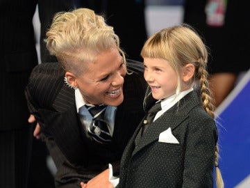 Pink junto a su hija Willow Pink junto a su hija Willow