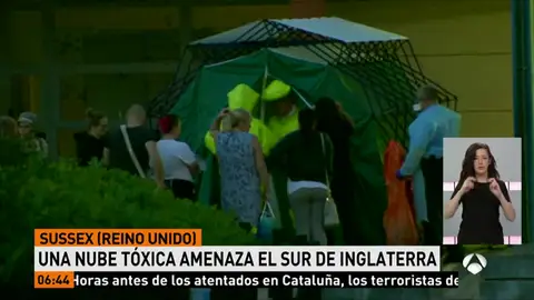 Una nube tóxica de cloro obligar a desalojar la playa de Sussex, Reino Unido Una nube tóxica de cloro obligar a desalojar la playa de Sussex, Reino Unido