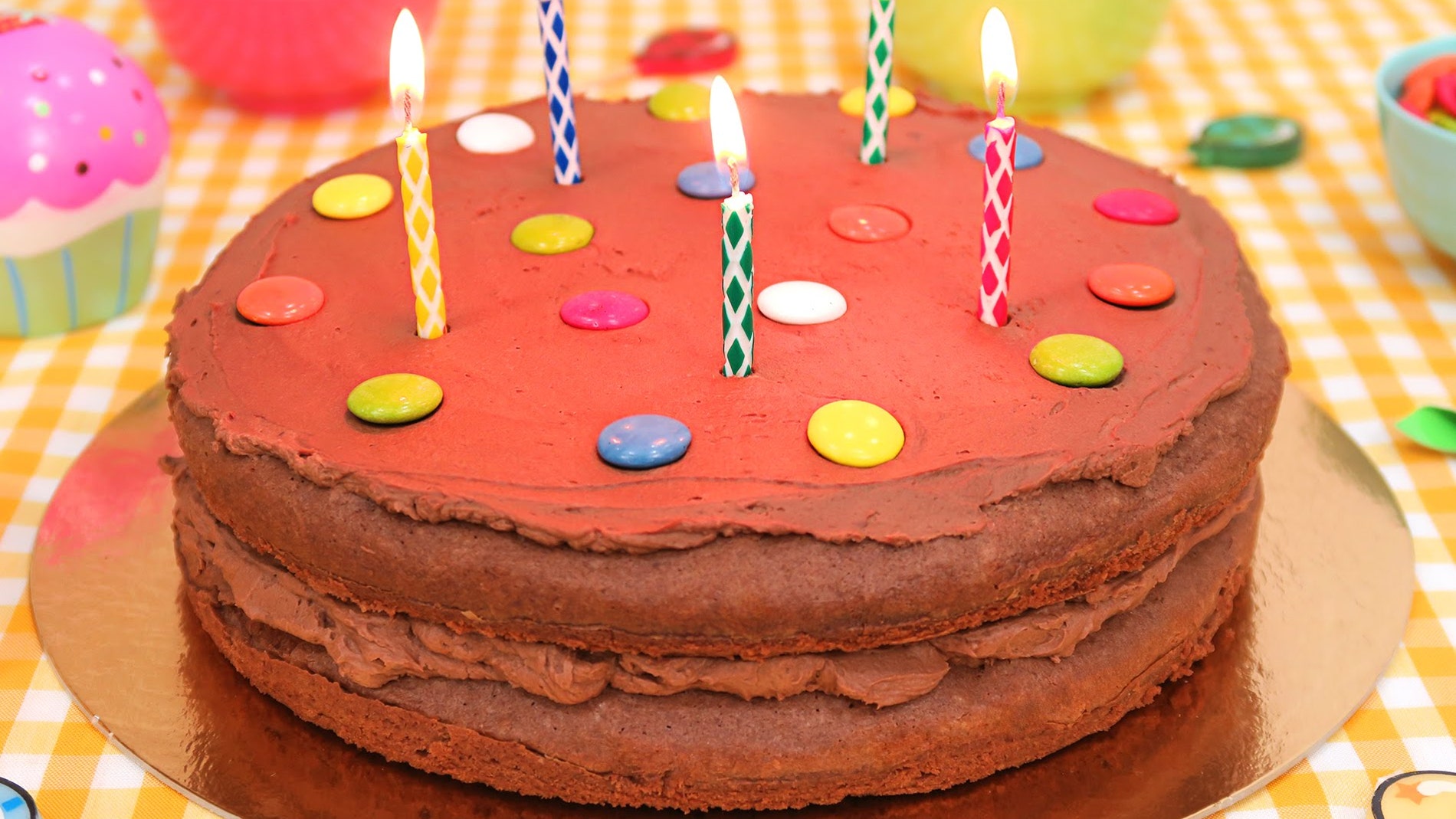 Tarta de Cumpleaños de Chocolate Fácil y Deliciosa