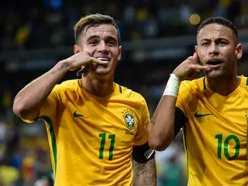 Coutinho y Neymar durante una celebración de gol Coutinho y Neymar durante una celebración de gol