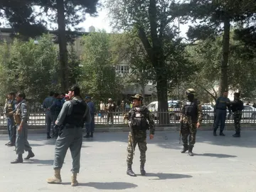 Las fuerzas de seguridad afganas vigilan en Kabul Las fuerzas de seguridad afganas vigilan en Kabul