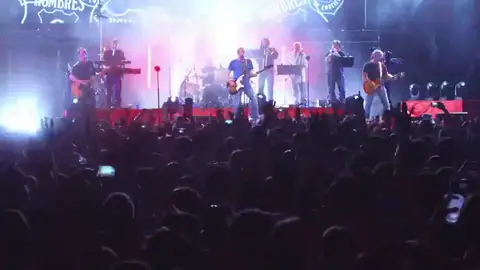'HOMBRES G' SE CONVIERTE EN TUTOR DE 'TABURETE' SOBRE EL ESCENARIO 'HOMBRES G' SE CONVIERTE EN TUTOR DE 'TABURETE' SOBRE EL ESCENARIO