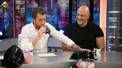 Trancas y Barrancas convierten a Mariano Rajoy en mujer en directo en 'El Hormiguero 3.0'
