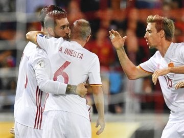 Los jugadores de la Selección celebran uno de los goles contra Liechtenstein