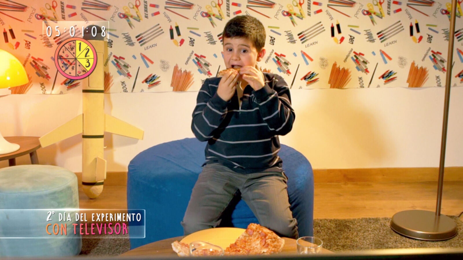 Las consecuencias que tiene en nuestros hijos comer con la televisión encendida 
