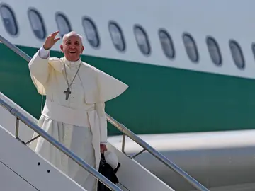 Viaje del papa Francisco en avión (Archivo) Viaje del papa Francisco en avión (Archivo)