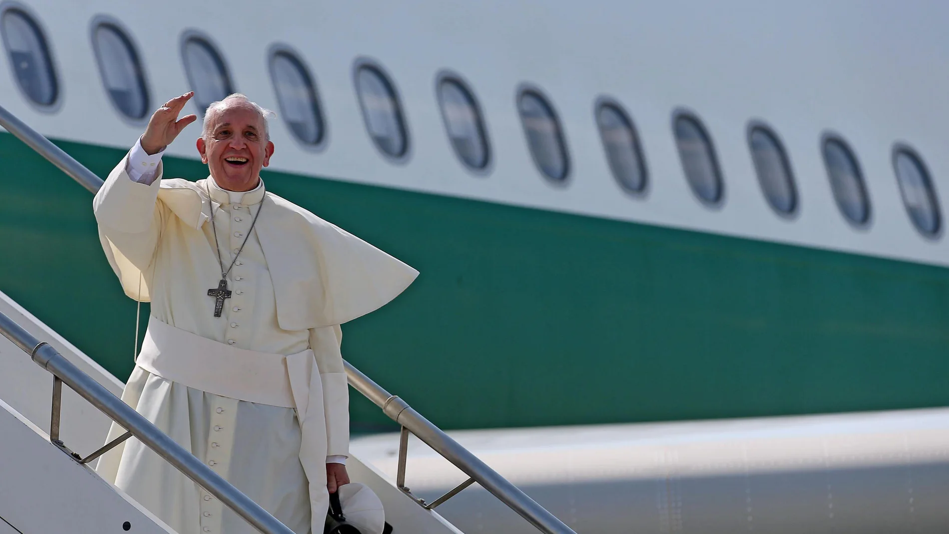 Viaje del papa Francisco en avión (Archivo) Viaje del papa Francisco en avión (Archivo)