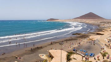 Inmigración: Cuatro muertos a bordo de un cayuco que llegó con 47 inmigrantes a El Médano, en Tenerife