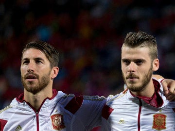 De Gea y Ramos durante un partido con la selección