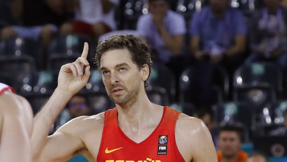 Pau Gasol celebra su récord en el Eurobasket