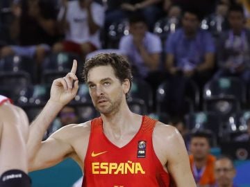Pau Gasol celebra su récord en el Eurobasket
