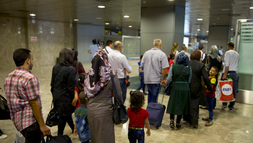 un grupo de 33 refugiados de nacionalidad siria provenientes de Líbano