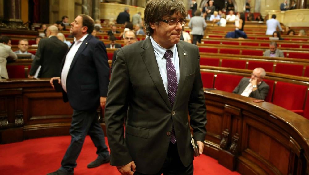 Puigdemont ante el Tribunal Constitucional: "Ningún tribunal suspenderá la democracia en Cataluña"