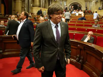 Puigdemont ante el Tribunal Constitucional: "Ningún tribunal suspenderá la democracia en Cataluña" Puigdemont ante el Tribunal Constitucional: "Ningún tribunal suspenderá la democracia en Cataluña"
