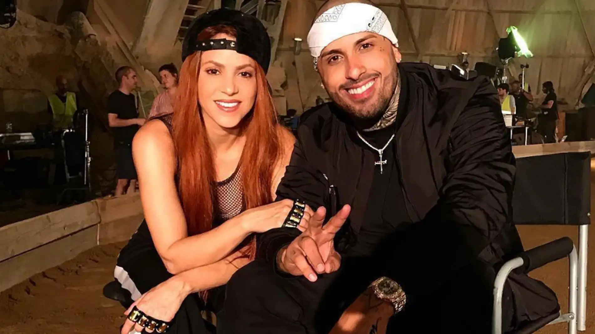 Shakira y Nicky Jam durante el rodaje del videoclip de 'Perro Fiel'