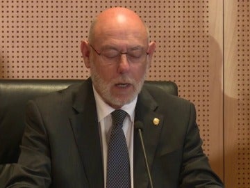 La Fiscalía se querellará contra Carles Puigdemont y el Govern por la convocatoria del 1-O La Fiscalía se querellará contra Carles Puigdemont y el Govern por la convocatoria del 1-O