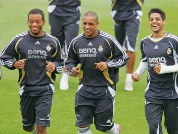 Marcelo, junto a Roberto Carlos y Cicinho en un entrenamiento del Real Madrid Marcelo, junto a Roberto Carlos y Cicinho en un entrenamiento del Real Madrid