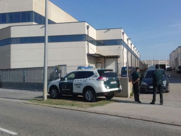 La Guardia Civil vigila la imprenta de Tarragona