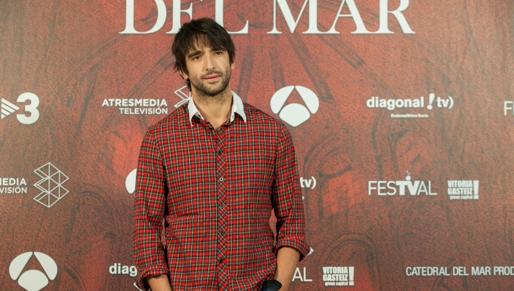 Aitor Luna La Catedral Del Mar Aitor Luna sobre 'La Catedral del Mar': "Es una serie muy bien envuelta