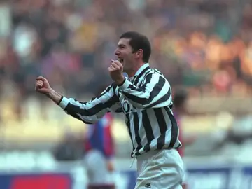 Zidane, en su primera temporada en la Juventus Zidane, en su primera temporada en la Juventus