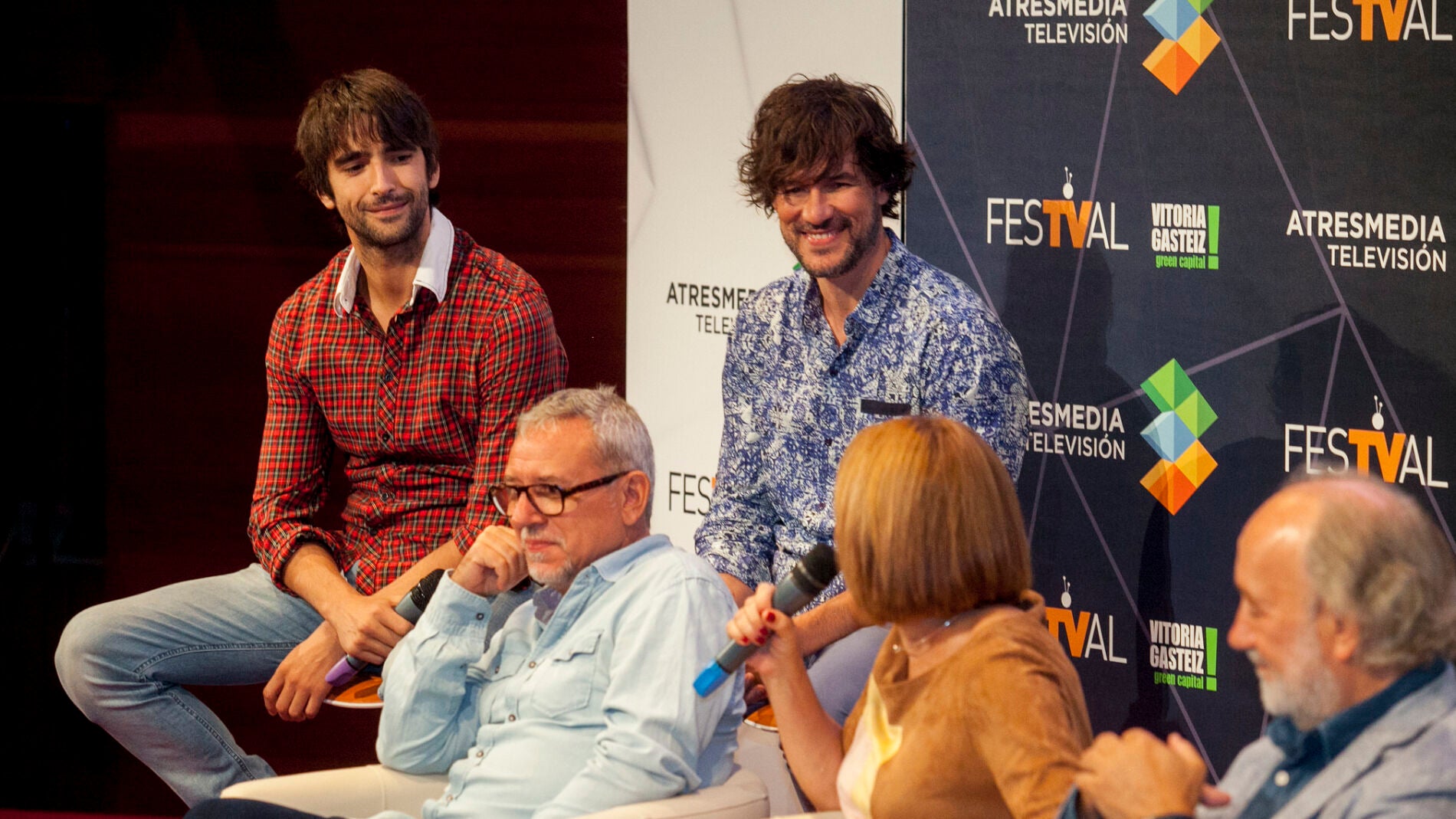 &Eacute;pica e &iacute;ntima, as&iacute; describen 'La Catedral del Mar' los actores de la serie 