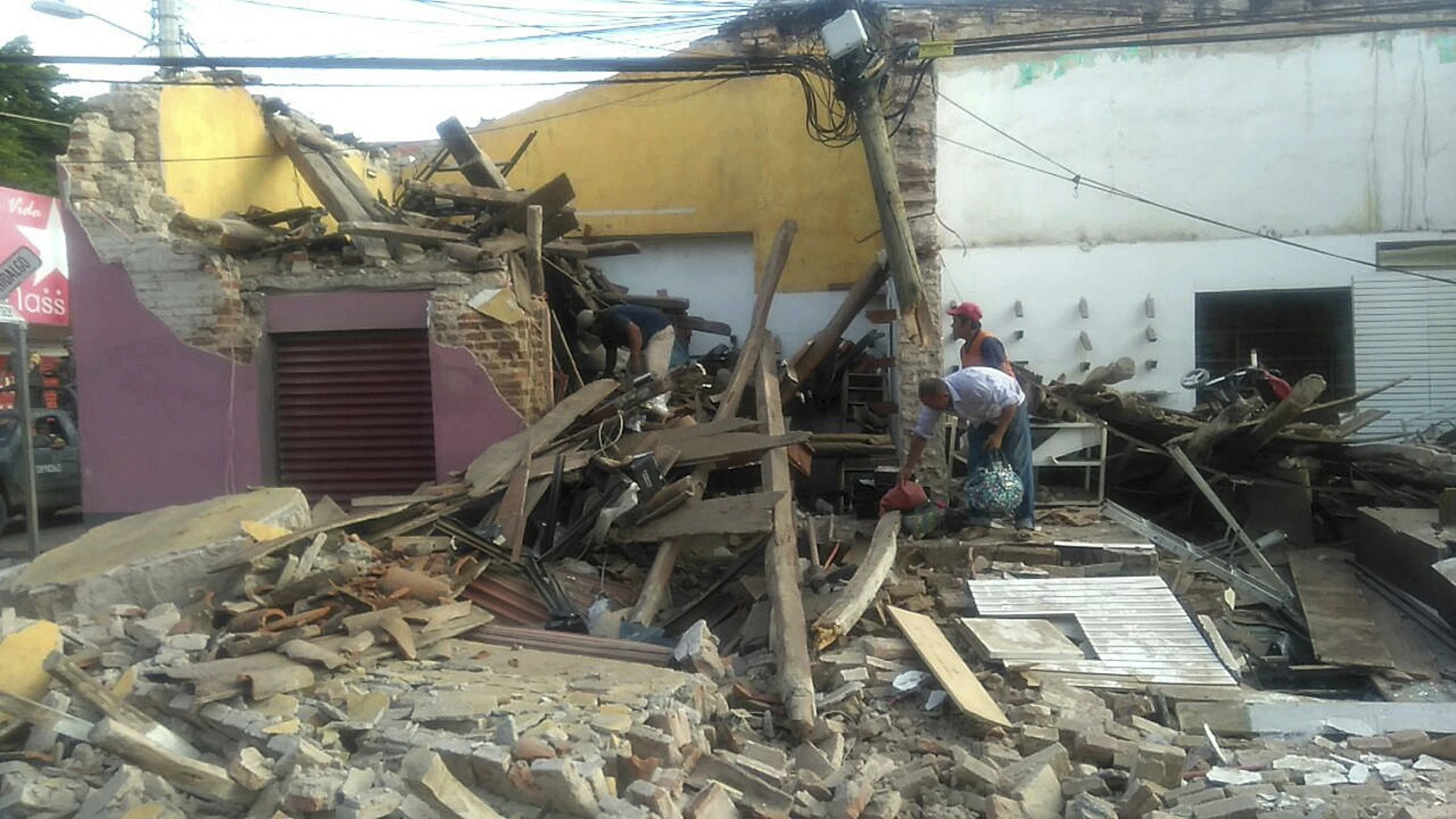 Vista general de los daños tras el fuerte sismo de magnitud 8.2