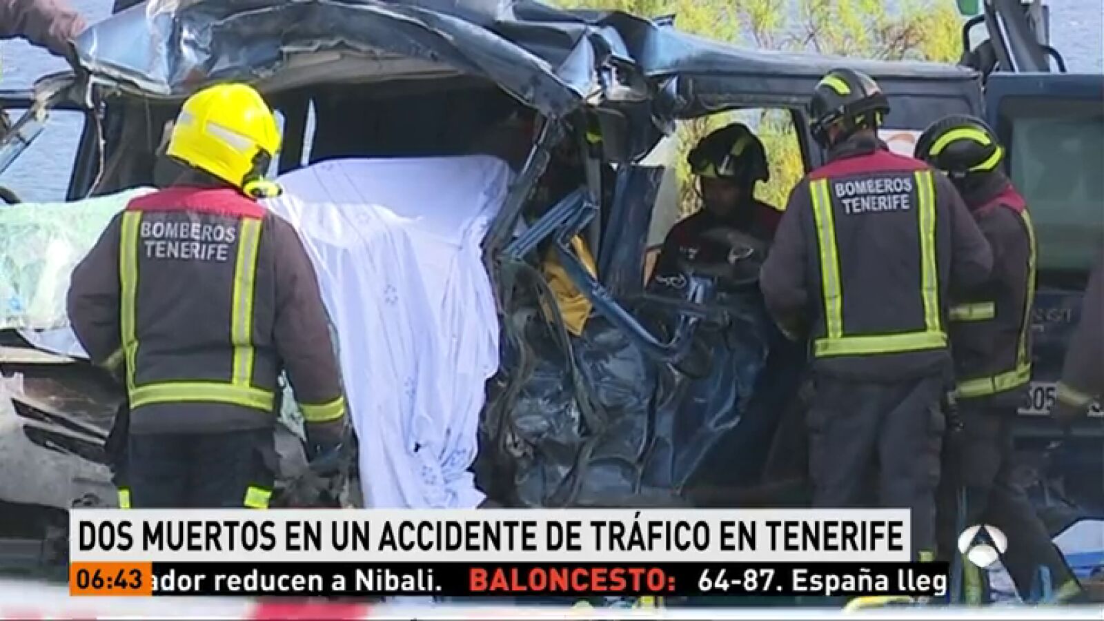 Un camión atraviesa la mediana de una autopista e impacta contra varios vehículos dejando dos muertos en Tenerife