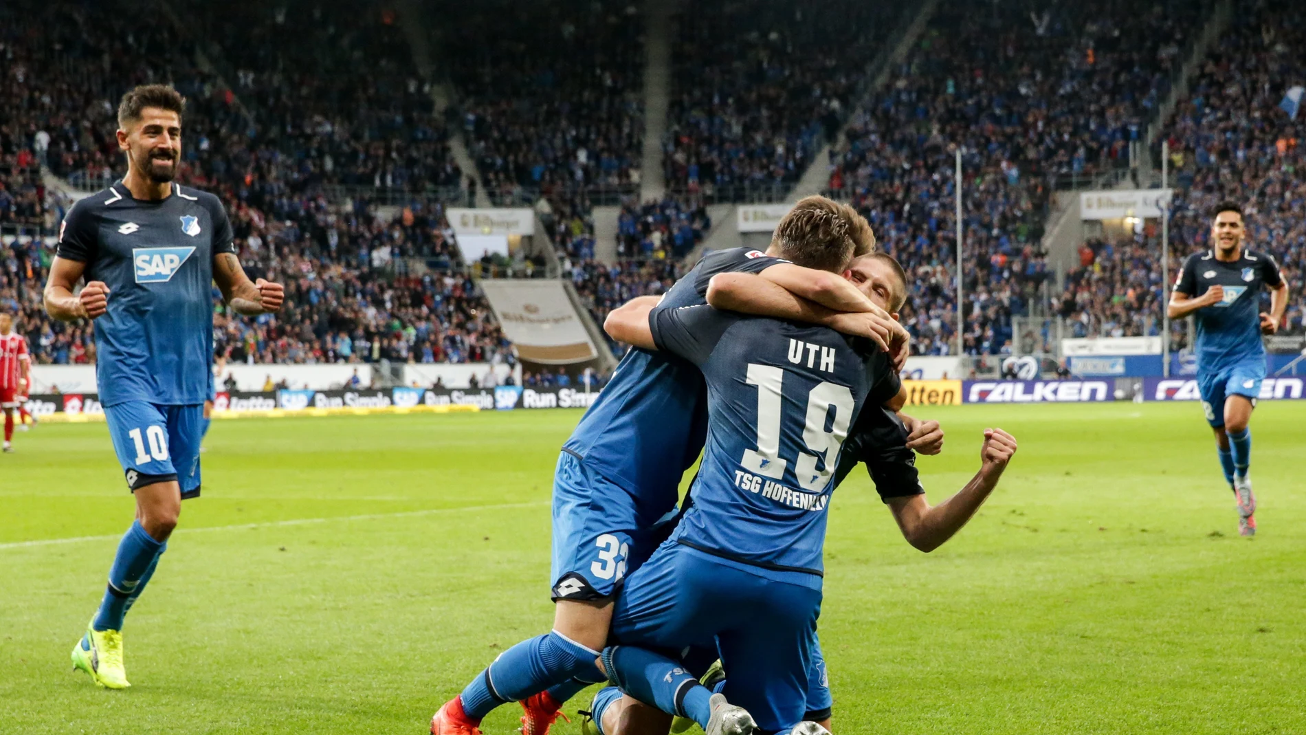 Hoffenheim celebrando un gol Hoffenheim celebrando un gol