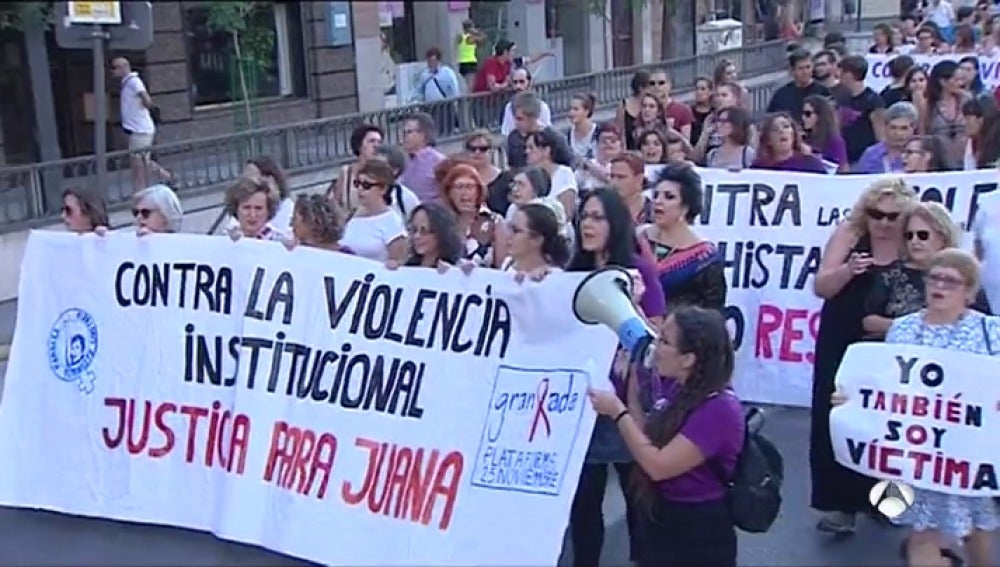 Miles de personas se manifiestan en más de veinte ciudades en apoyo de Juana