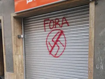 Pintada en la sede de Ciudadanos en Montcada Pintada en la sede de Ciudadanos en Montcada