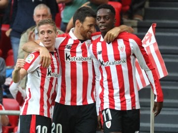 Los jugadores del Athletic celebran uno de los goles contra el Girona