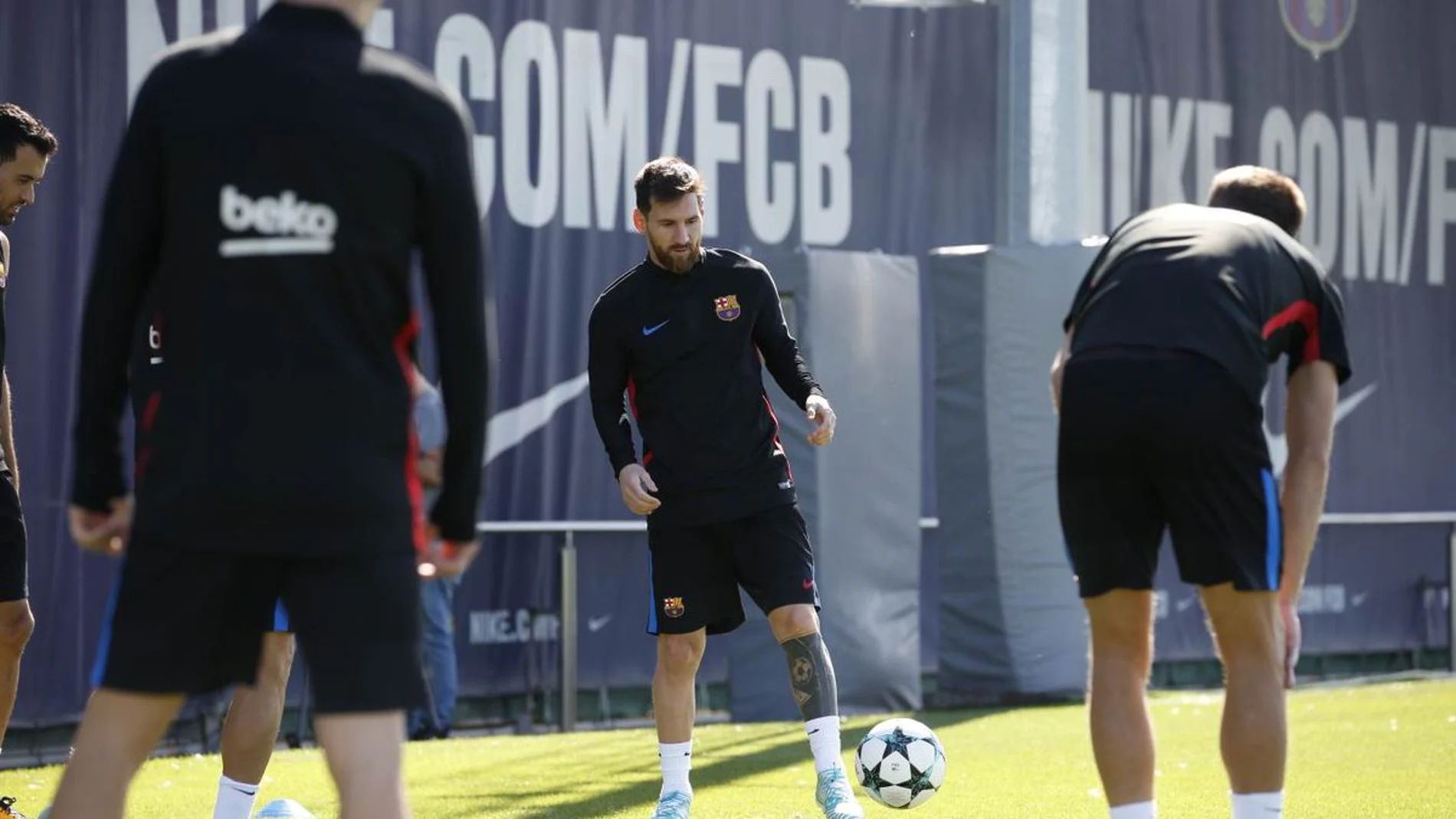 Messi, en un entrenamiento con el Barcelona