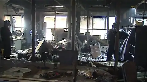 El Consell abre una investigación a la empresa encargada del mantenimiento de la Ciudad de la Justicia tras el incendio El Consell abre una investigación a la empresa encargada del mantenimiento de la Ciudad de la Justicia tras el incendio