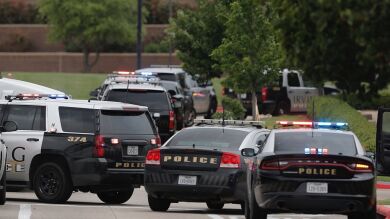 Tiroteo en Texas: al menos siete muertos y una veintena de heridos por disparos de un tirador desde un coche