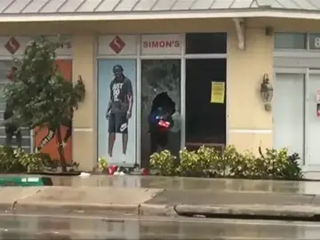 Detenidas 28 personas por casos de saqueos en Florida tras el paso de Irma Detenidas 28 personas por casos de saqueos en Florida tras el paso de Irma