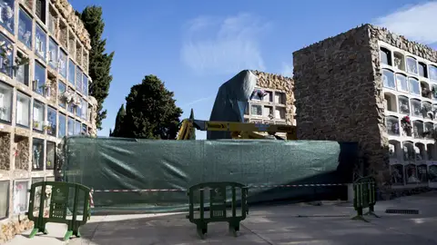 Més de 160 tombes profanades al cementiri de Barcelona El cementerio de Montjuïc de Barcelona