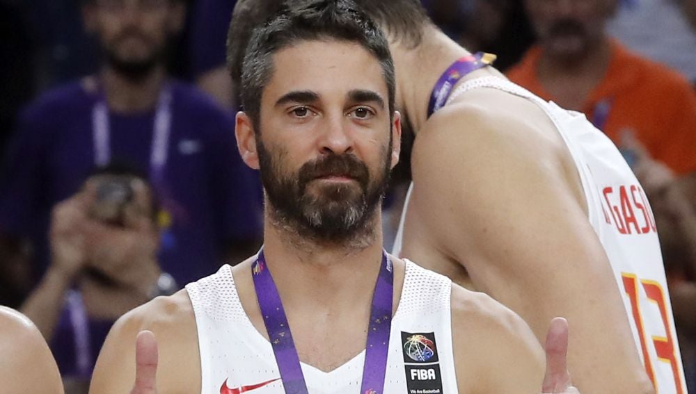 Juan Carlos Navarro celebra el bronce logrado en el Eurobasket
