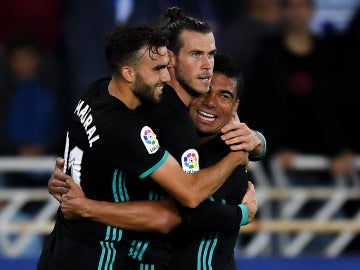 Los jugadores del Real Madrid celebran el gol