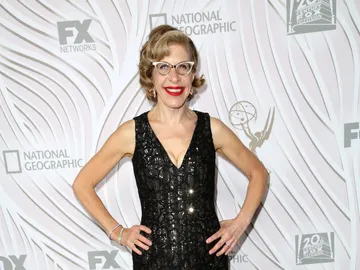 Jackie Hoffman en la gala de los Emmy 2017 Jackie Hoffman en la gala de los Emmy 2017