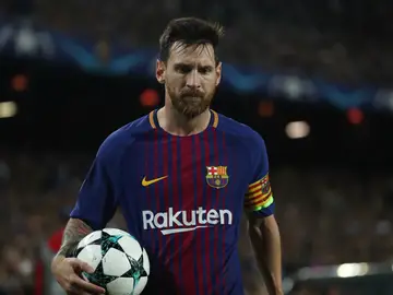 Messi durante un partido en el Camp Nou Messi durante un partido en el Camp Nou