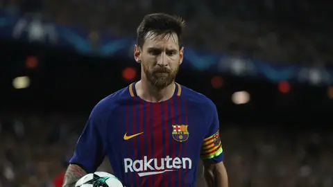 Messi durante un partido en el Camp Nou Messi durante un partido en el Camp Nou